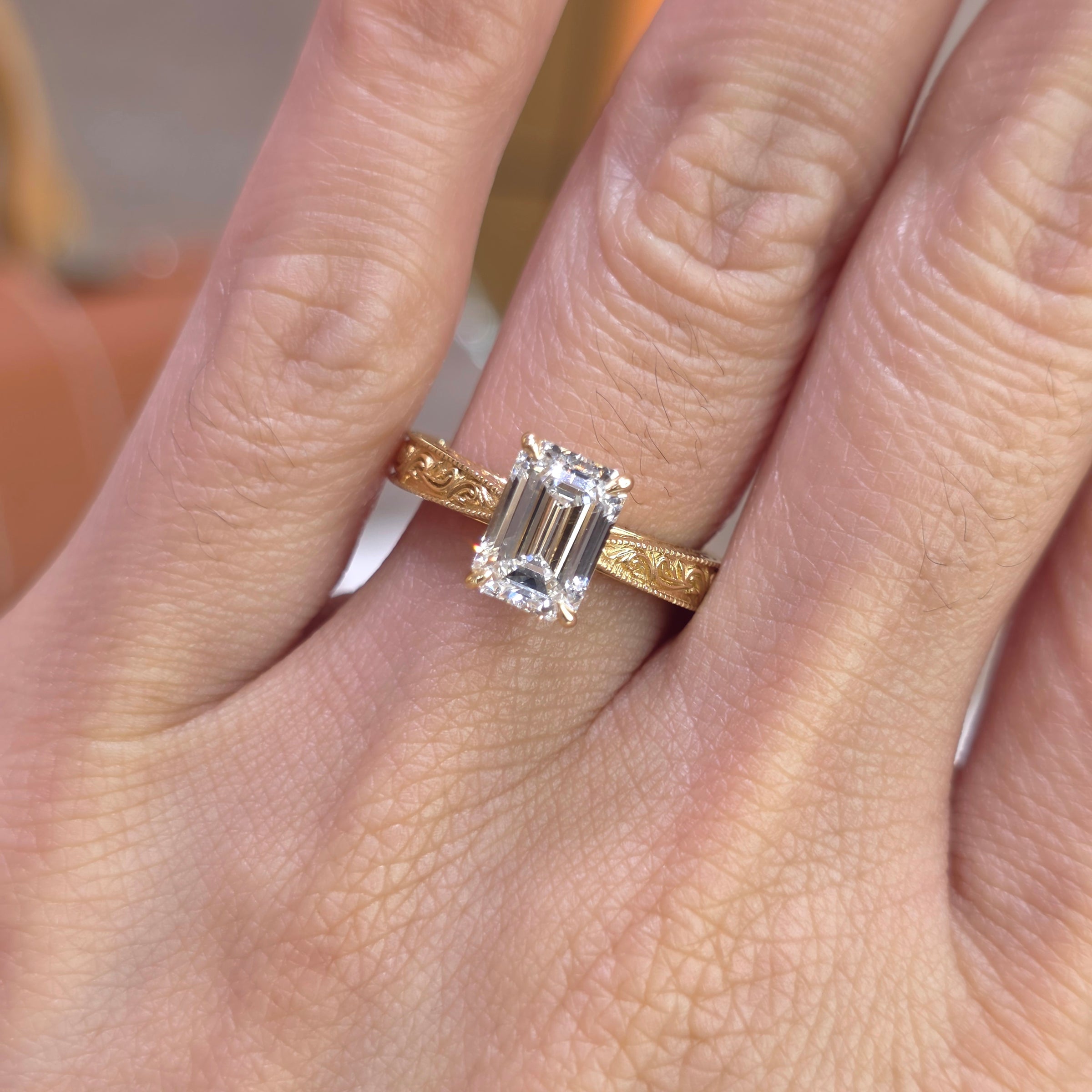 Vintage - 2 Carat Emerald Lab-Grown Diamond Solitaire Ring with Vintage Band – 18K Gold