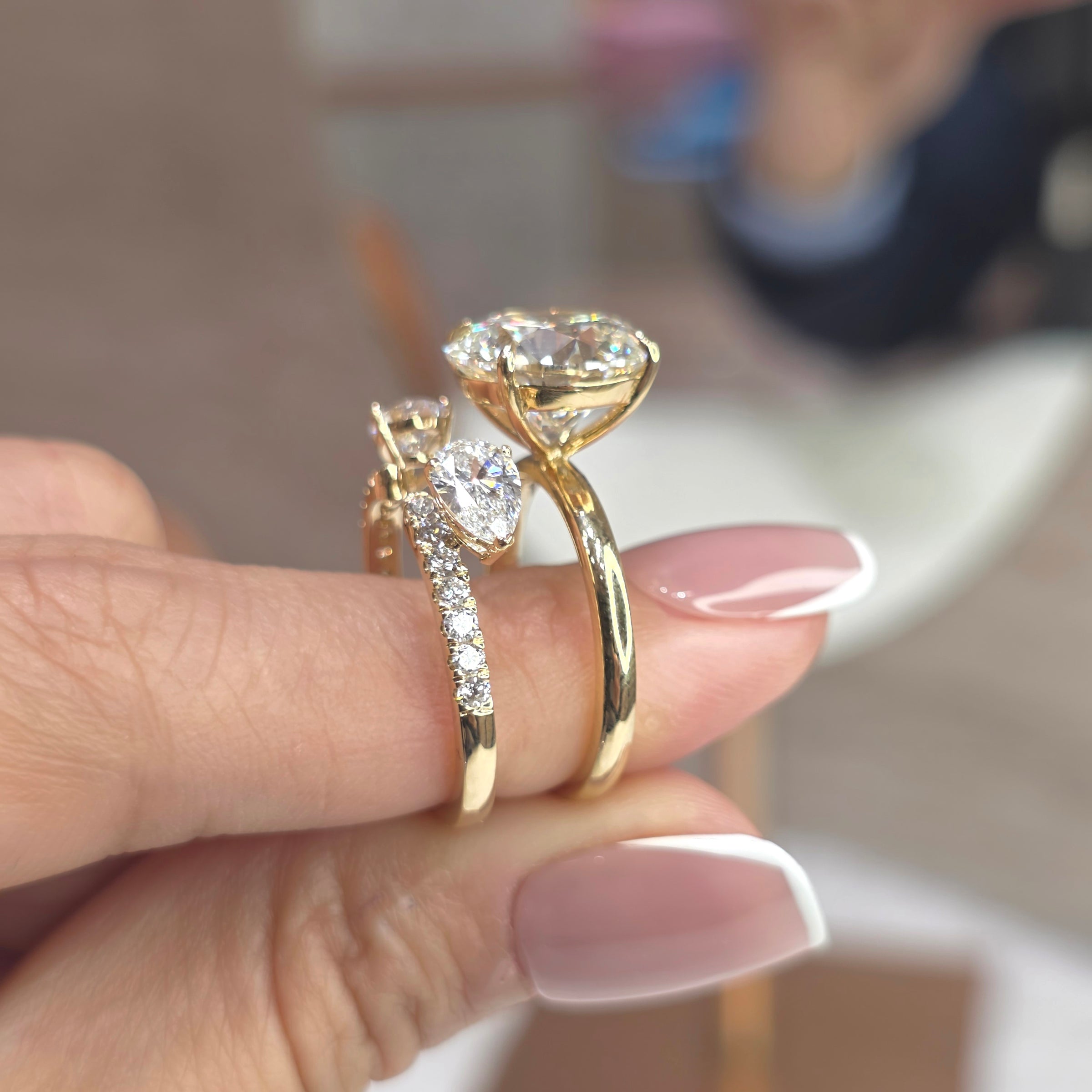 Evolve - 6 Carat Round Cut Lab-Grown Diamond Solitaire Ring with Matching Trilogy Ring – 18K Gold