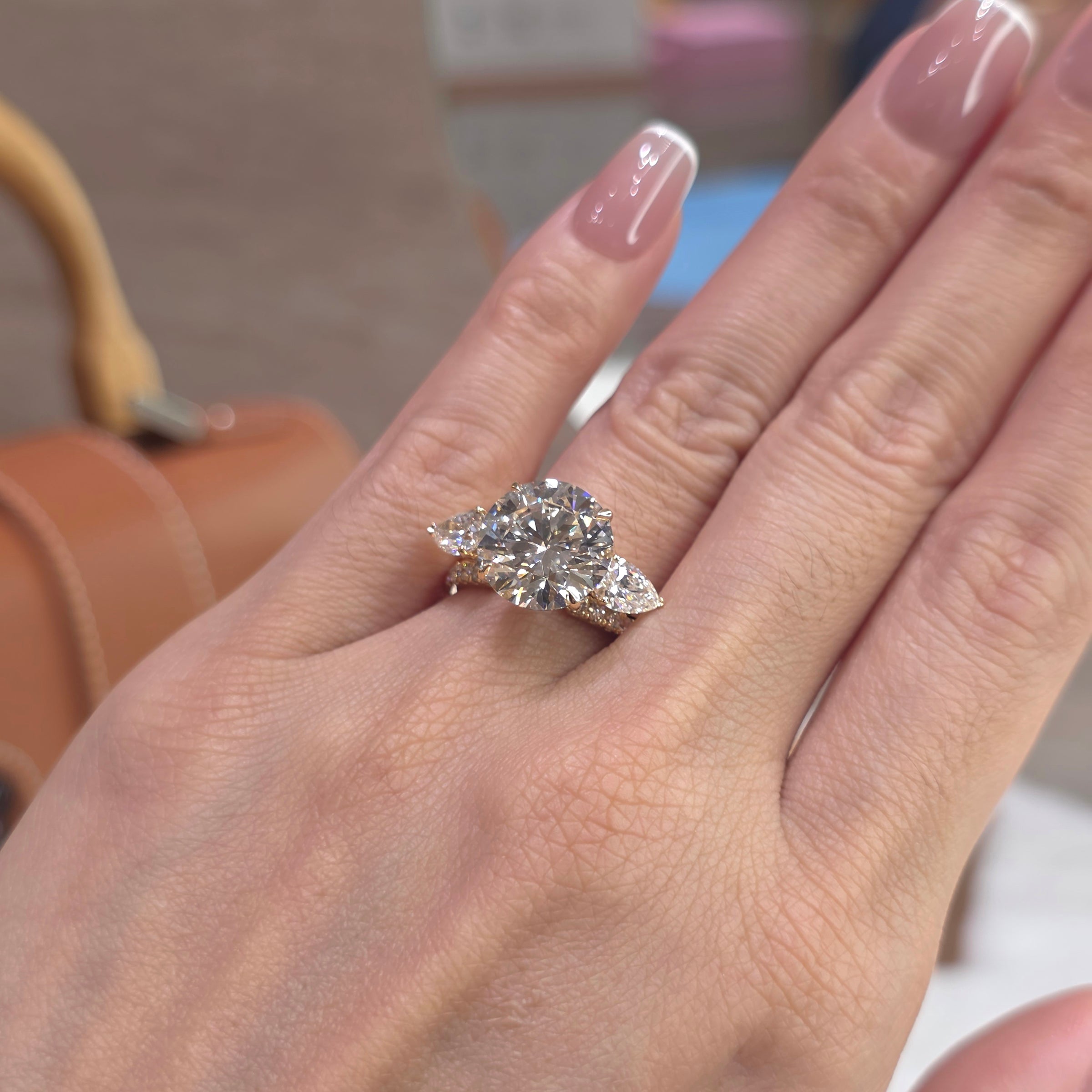 Evolve - 6 Carat Round Cut Lab-Grown Diamond Solitaire Ring with Matching Trilogy Ring – 18K Gold