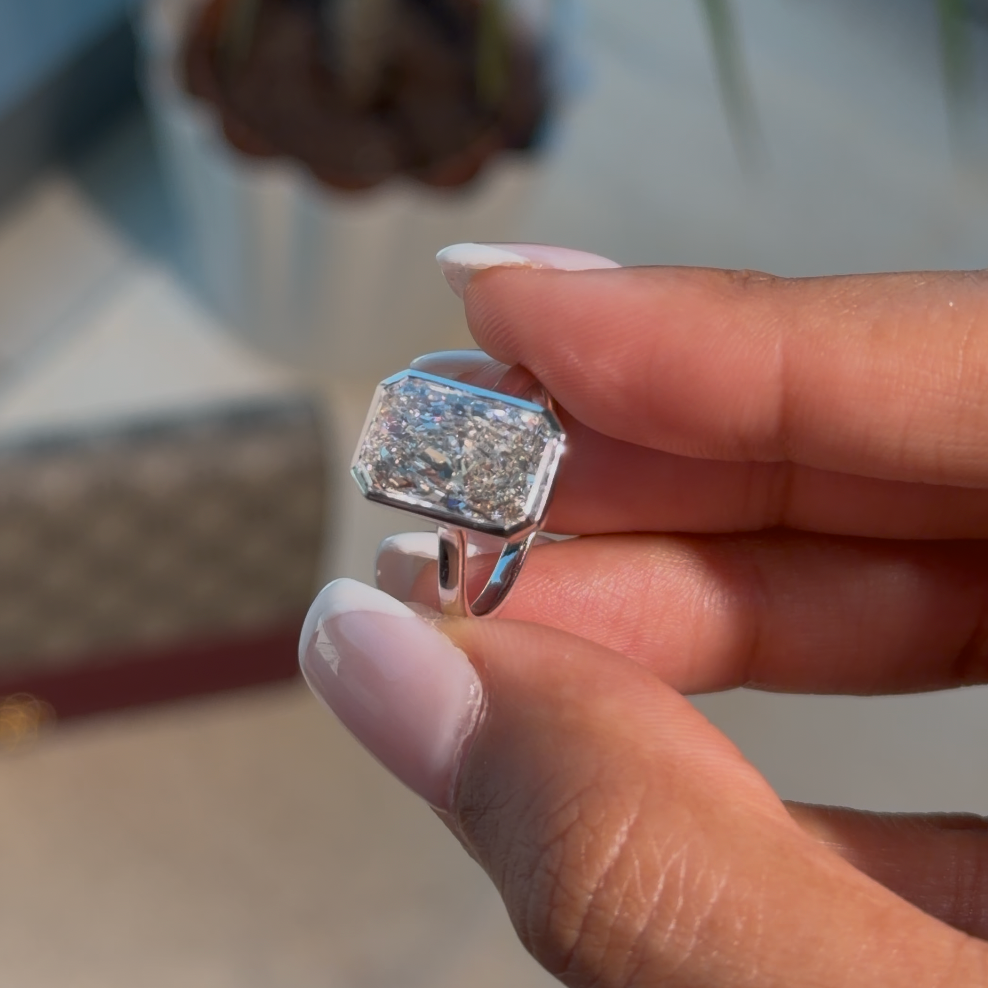 Estelle - 5 Carat Radiant Lab-Grown Diamond Solitaire Ring in Bezel Setting – 18K Gold