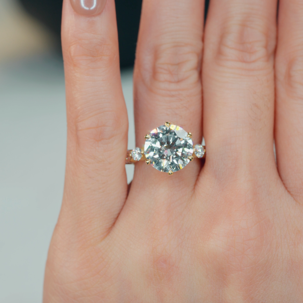 Odette - 5 Carat Round Lab-Grown Diamond Solitaire Ring with Large Pavé Band – 6 Prongs in 18K Gold
