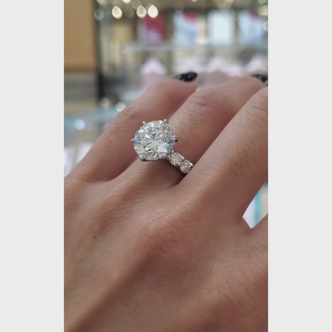 Round Brilliant Diamond Engagement Ring in 18K Yellow Gold | Pavé Band with Diamonds